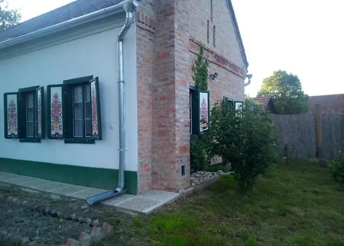 Oeregfenyo Porta Orseg-Magyarszombatfa