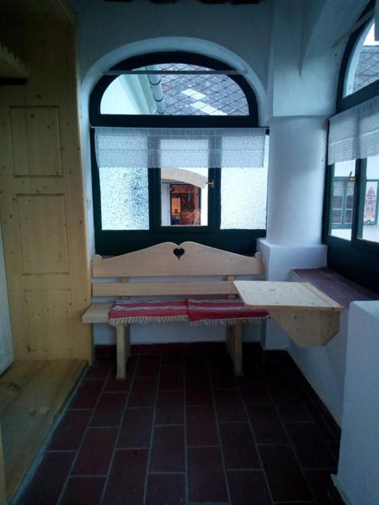 Oeregfenyo Porta Orseg-magyarszombatfa *