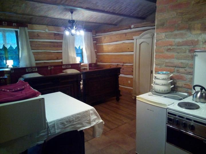 Oeregfenyo Porta Orseg-magyarszombatfa