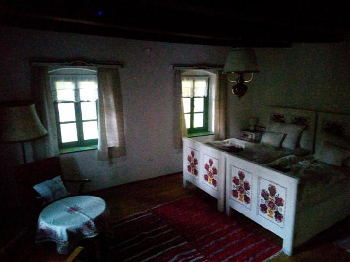 Oeregfenyo Porta Orseg-magyarszombatfa * Magyarszombatfa